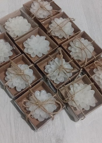 Beyaz Çiçek Şeklinde Mum Seti - Görsel 2