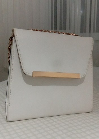 Zincir Detaylı Beyaz Deri Kadın Çanta - Görsel 2