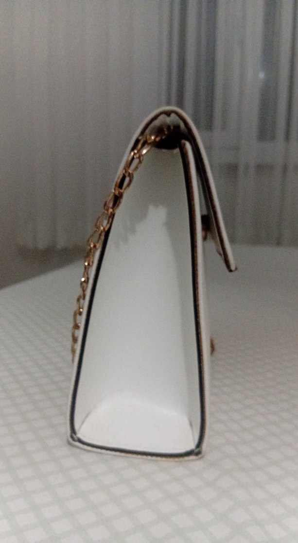 Zincir Detaylı Beyaz Deri Kadın Çanta - Görsel 3