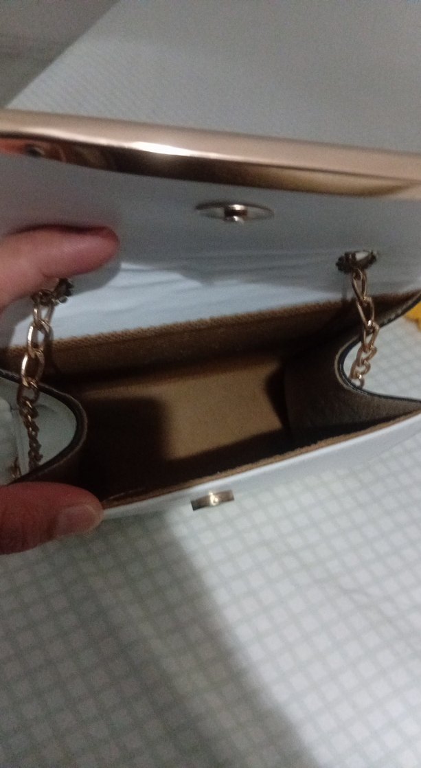 Zincir Detaylı Beyaz Deri Kadın Çanta - Görsel 4