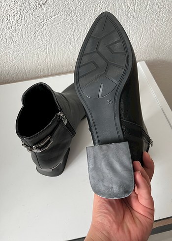 Siyah Deri Kadın Topuklu Bot - Görsel 4