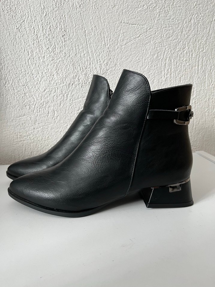Siyah Deri Kadın Topuklu Bot - Görsel 2