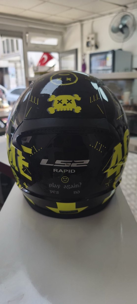 Sarı Siyah Baskılı Biker Motosiklet Kaskı - Görsel 2