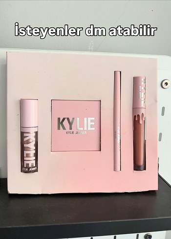 Kylie Cosmetics Kylie Jenner Pembe Ruj Seti