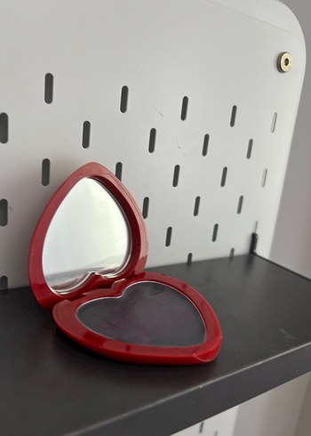 Kırmızı Kalp Şeklinde revolution allık - Görsel 2