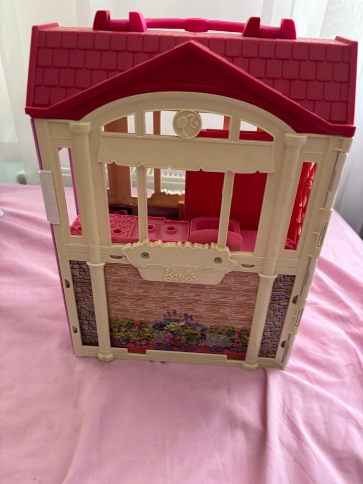 Koyu Pembe Çocuk Yatağı ve Oyun Evi Barbie - Görsel 3