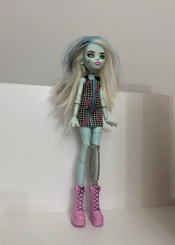  Beden Pastel Pembe Ayakkabılı Bebek monster high