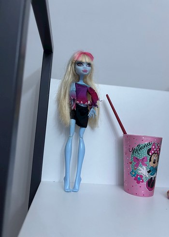 Monster High Uzun Saçlı Pembe Kıyafetli Mavi Bebek monster high bebek