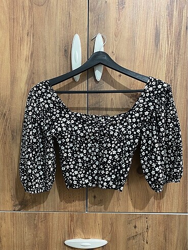 Trendyol çiçekli crop bluz S beden