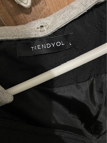 l Beden Trendyol kapüşonlu şişme mont L beden