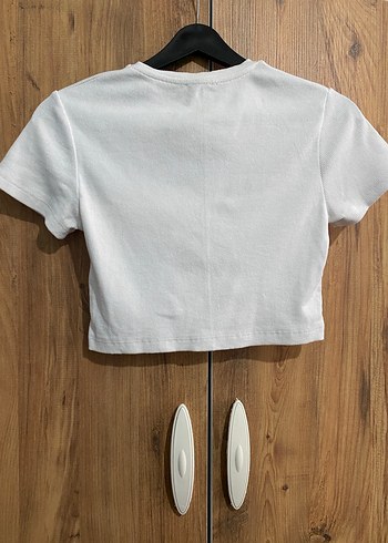 Beyaz Kelebek Baskılı Kısa Crop Tişört - Görsel 2