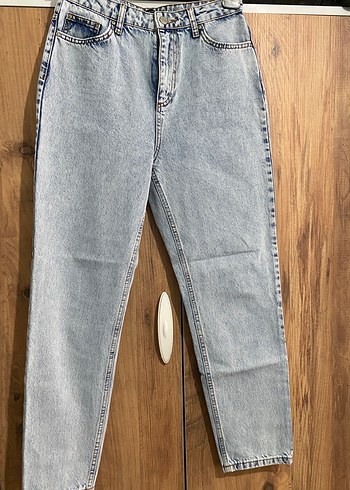 Kadın Açık Mavi Yüksek Bel Düz Kesim Mom Jeans