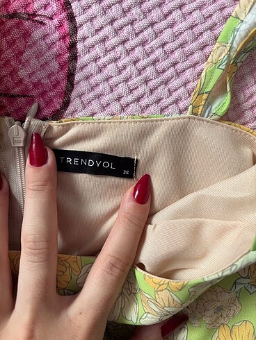 Çiçekli elbise - Görsel 4