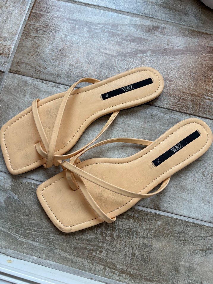 Zara Kadın Terlik - Görsel 2