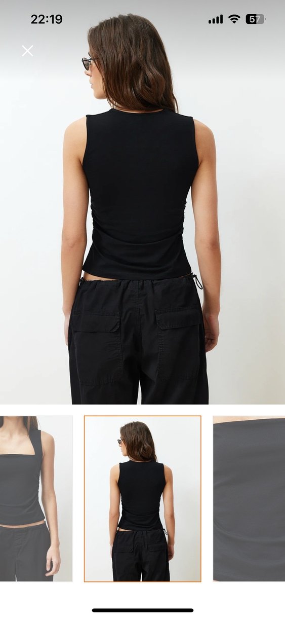 Kadın Siyah Yaka Askılı Bluz - Görsel 2