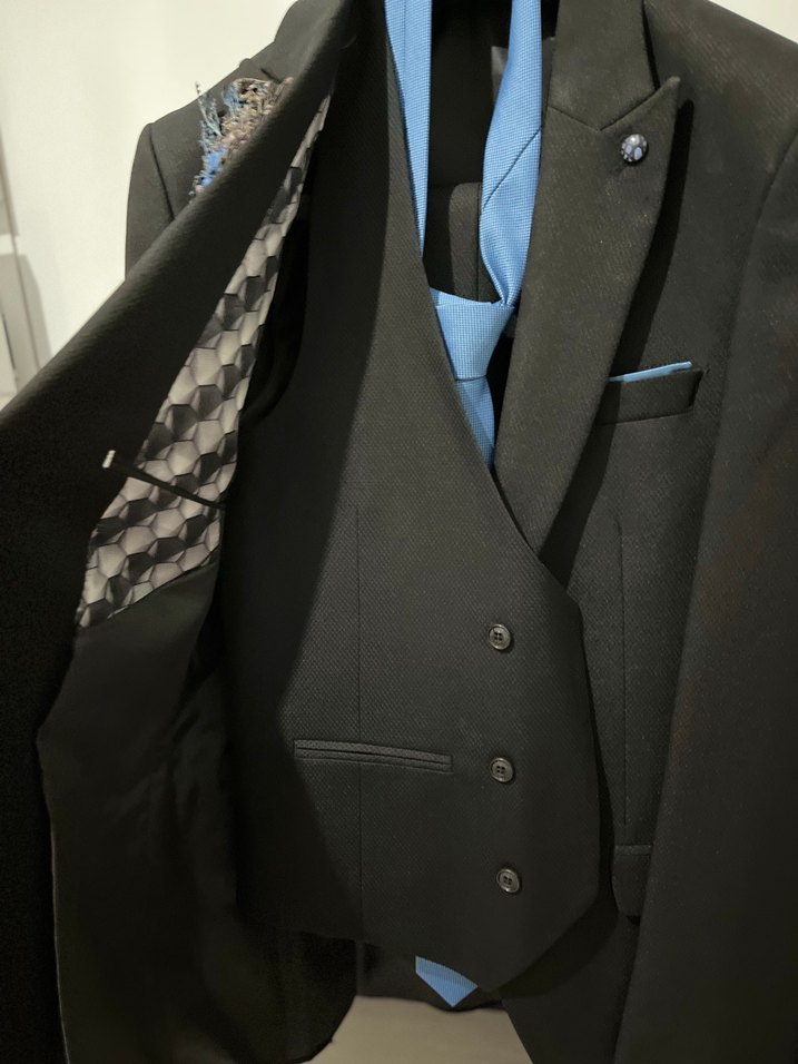 Düğmeli Lacivert ve Siyah Erkek Takım Elbise - Görsel 3