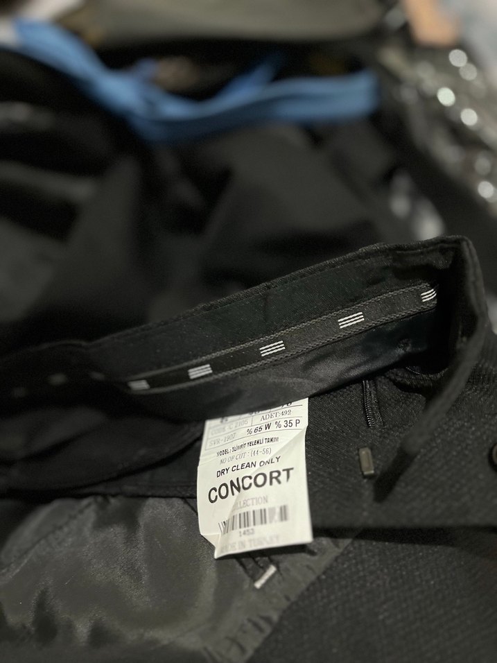 Düğmeli Lacivert ve Siyah Erkek Takım Elbise - Görsel 5