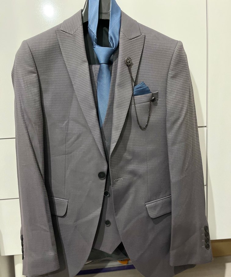 Gri Zincir Detaylı Erkek Takım Elbise - Görsel 2