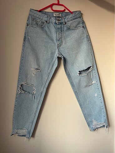 Pull and Bear pull and bear straight fit yırtık jean