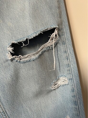 38 Beden mavi Renk pull and bear straight fit yırtık jean