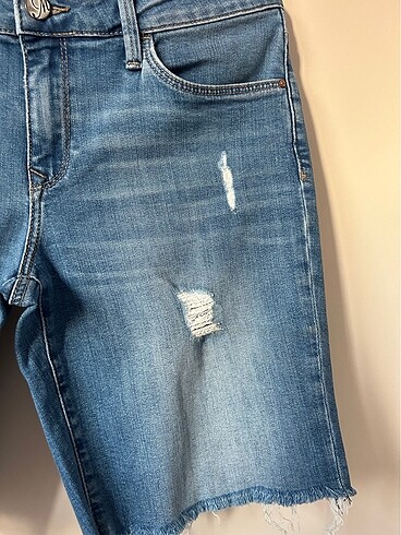 28 Beden mavi Renk mavi jeans şort