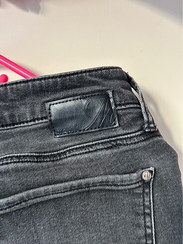 28 Beden siyah Renk mavi jeans midi şort