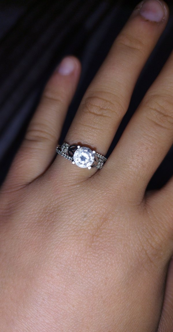 Beyaz Parlak Taşlı Kadın Yüzük - Görsel 3