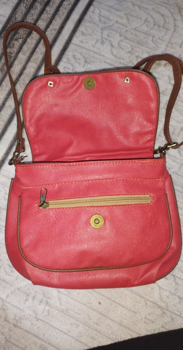 Kırmızı Deri Tokalı Kadın Çanta - Görsel 2