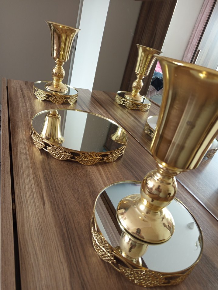 Parlak Altın Mumluk ve Ayna Seti - Görsel 2