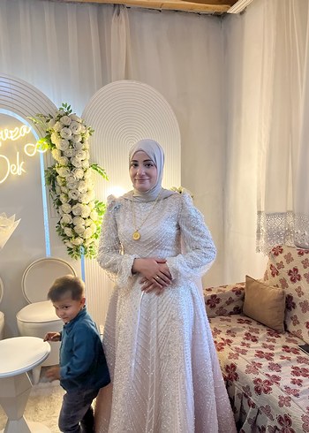 Bej Nakışlı Uzun Kollu Nişan Elbisesi - Görsel 3