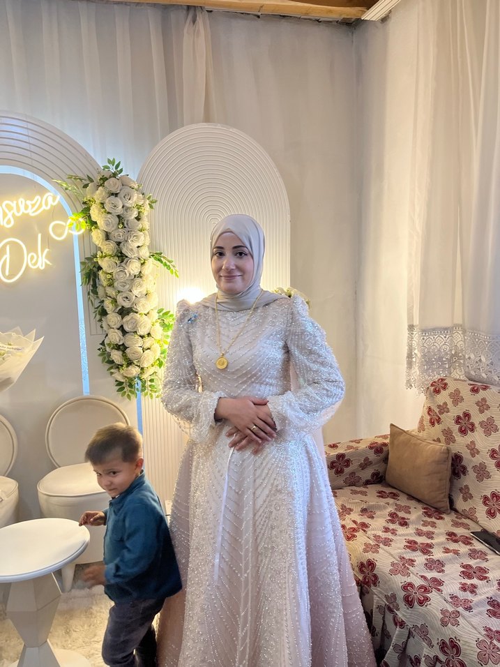 Bej Nakışlı Uzun Kollu Nişan Elbisesi - Görsel 3