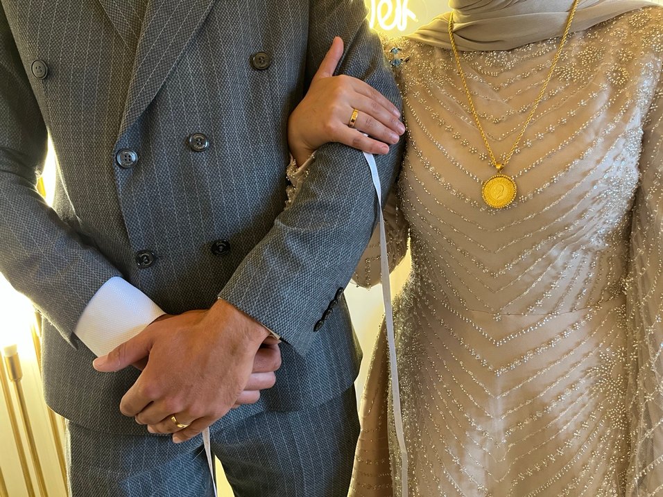 Bej Nakışlı Uzun Kollu Nişan Elbisesi - Görsel 2