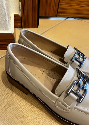 Tokalı Beyaz Kadın Deri Loafer - Görsel 3