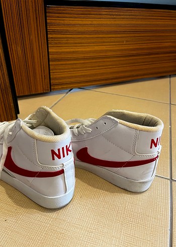 Beyaz Kırmızı Nike Spor Ayakkabı - Görsel 3