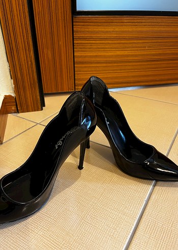 Parlak Siyah Yılan Desenli Stiletto - Görsel 2