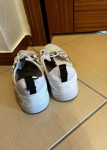 Beyaz Desenli Günlük Sneakers - Görsel 2