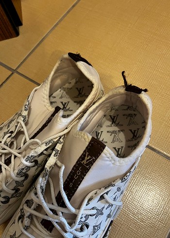 Beyaz Desenli Günlük Sneakers - Görsel 4