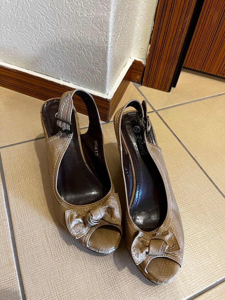 Bej Deri Yılan Desenli Dolgu Topuklu Kadın Ayakkabı - Görsel 2