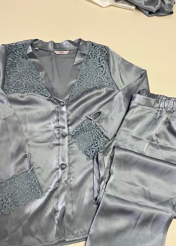 s Beden mavi Renk Nakışlı Kadın Saten Pijama Takımı pierre cardin
