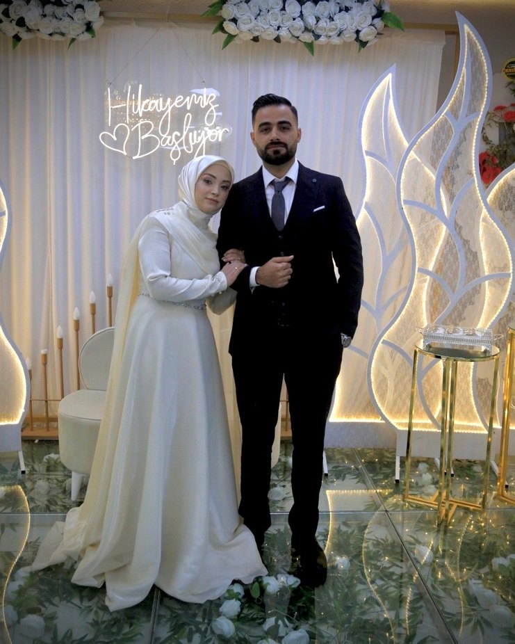 Uzun Beyaz Tesettür Düğün Elbisesi - Görsel 3