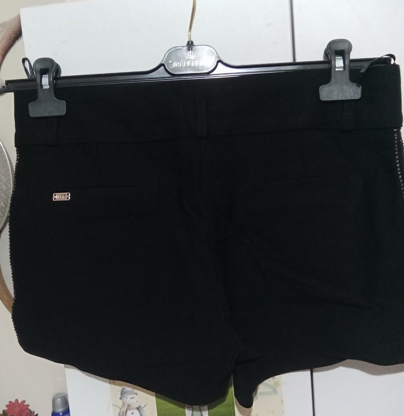 Düğmeli Siyah Mini Kadın Şort - Görsel 3