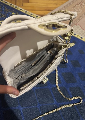 Zincir Detaylı Beyaz Deri Kadın Çanta - Görsel 9