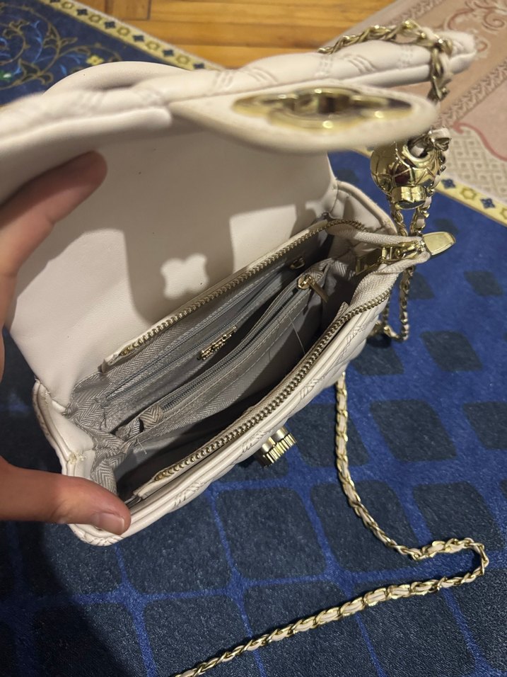 Beyaz Zincir Detaylı Deri Kadın Çanta - Görsel 4