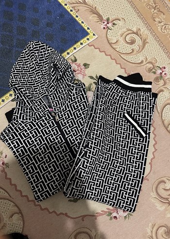 Siyah Desenli Kapüşonlu Kadın Eşofman Takımı - Görsel 3