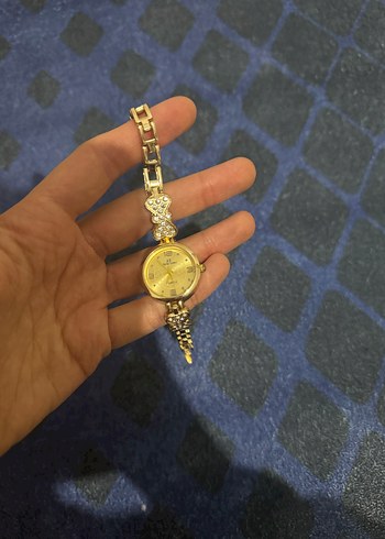 Zincir Detaylı Parlak Altın Kadın Saat - Görsel 4