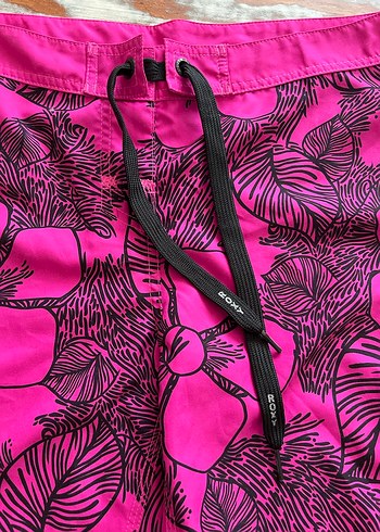 Pembe Çiçek Desenli kadın deniz şortu - Görsel 2