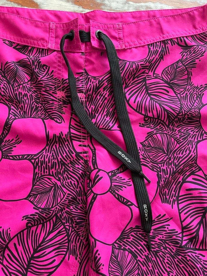 Pembe Çiçek Desenli kadın deniz şortu - Görsel 2