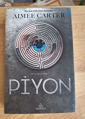  Piyon Ciltli - Aimée Carter Romanı