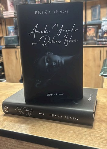 Açık Yaralar ve Dikiş İzleri Ciltli - Beyza Aksoy