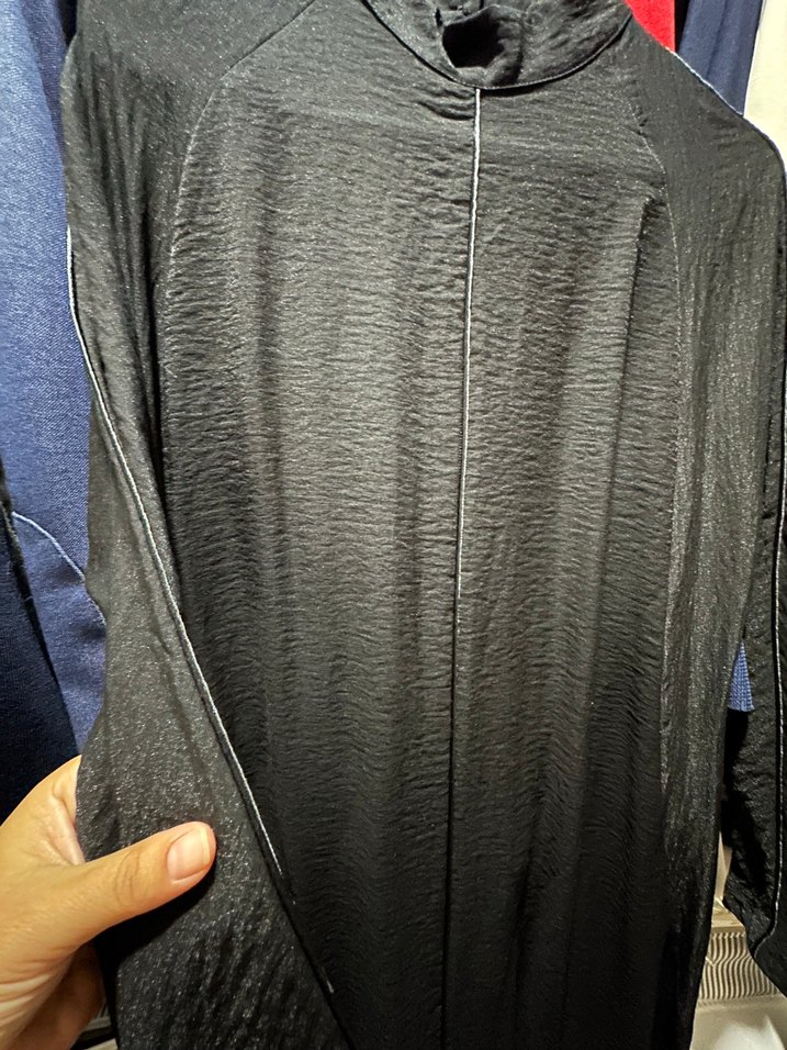 Siyah parlak tesettür elbise - Görsel 3